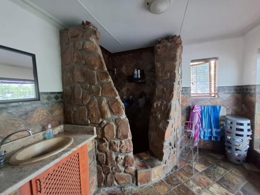 5 Bedroom Property for Sale in Waterkloof East North West